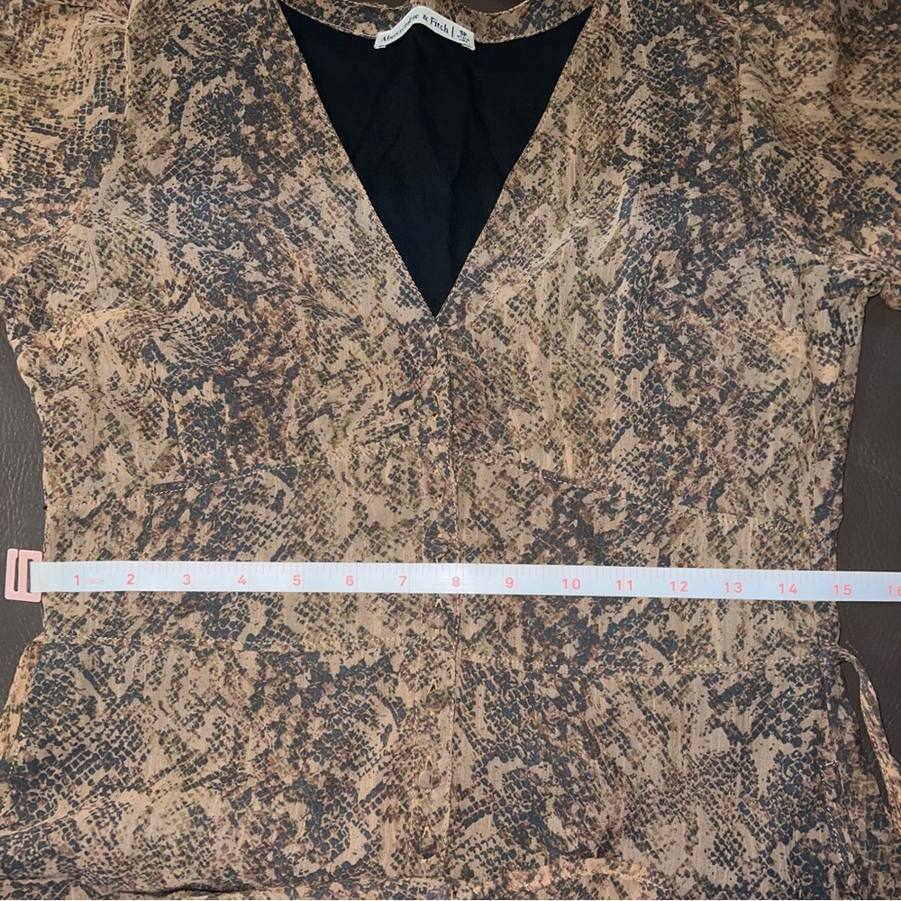 Abercrombie & Fitch Snake Print Flutter Sleeve Bu… - image 7